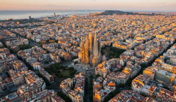 Aerial,View,Of,Barcelona,Eixample,Residential,District,And,Sagrada,Familia