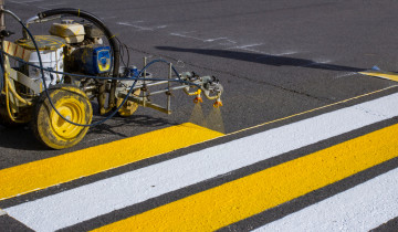 Road,Workers,Use,Hot-melt,Scribing,Machines,To,Painting,Pedestrian,Crosswalk