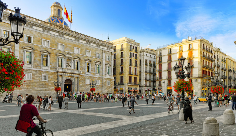 Barcelona,,Spain,-,Sept,01,,2014:,Placa,De,Sant,Jaume.the
