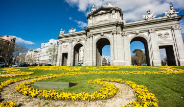 Puerta,De,Alcalá,,Rotonda,De,La,Plaza,De,La,Independencia,